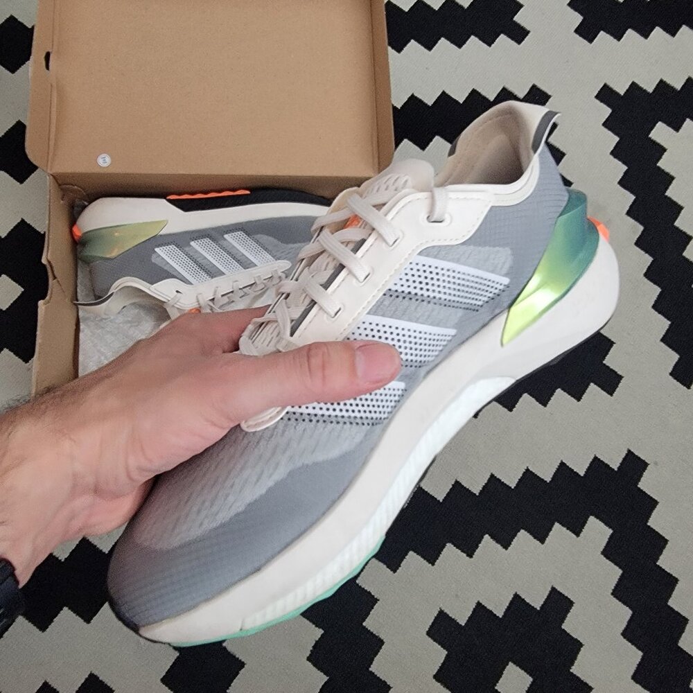 Adidas AVRYN Sneakers
